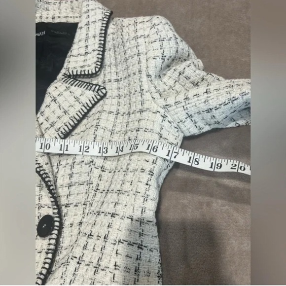 Zara Women's Cream Tweed Blazer - Picture 11 of 11